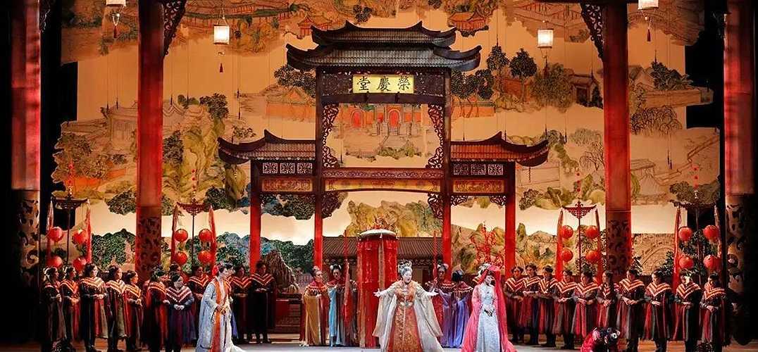 多媒体(全息成像等新技术),互动体验(虚幻互动),多维度(全感官),历史文化,传奇故事